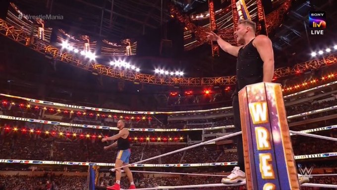 George Kittle helps Pat McAfee win WWE WrestleMania 39 match