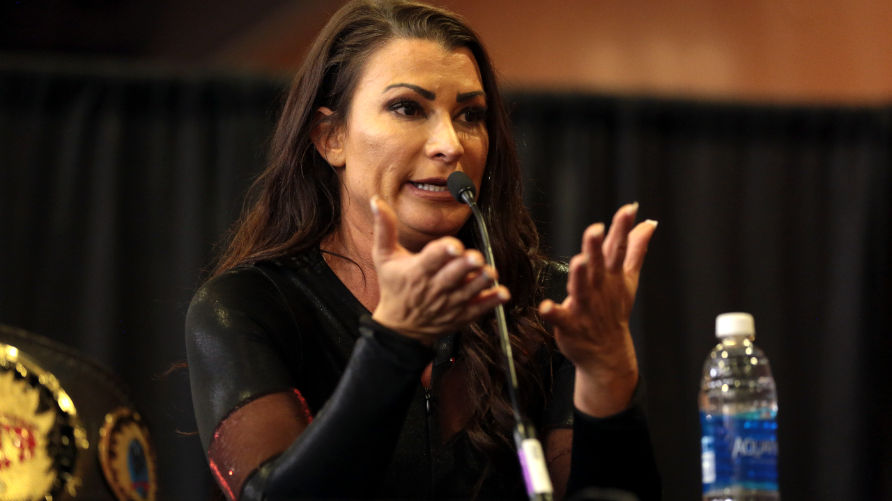 Lisa Marie Varon states that she felt uncomfortable backstage at AEW