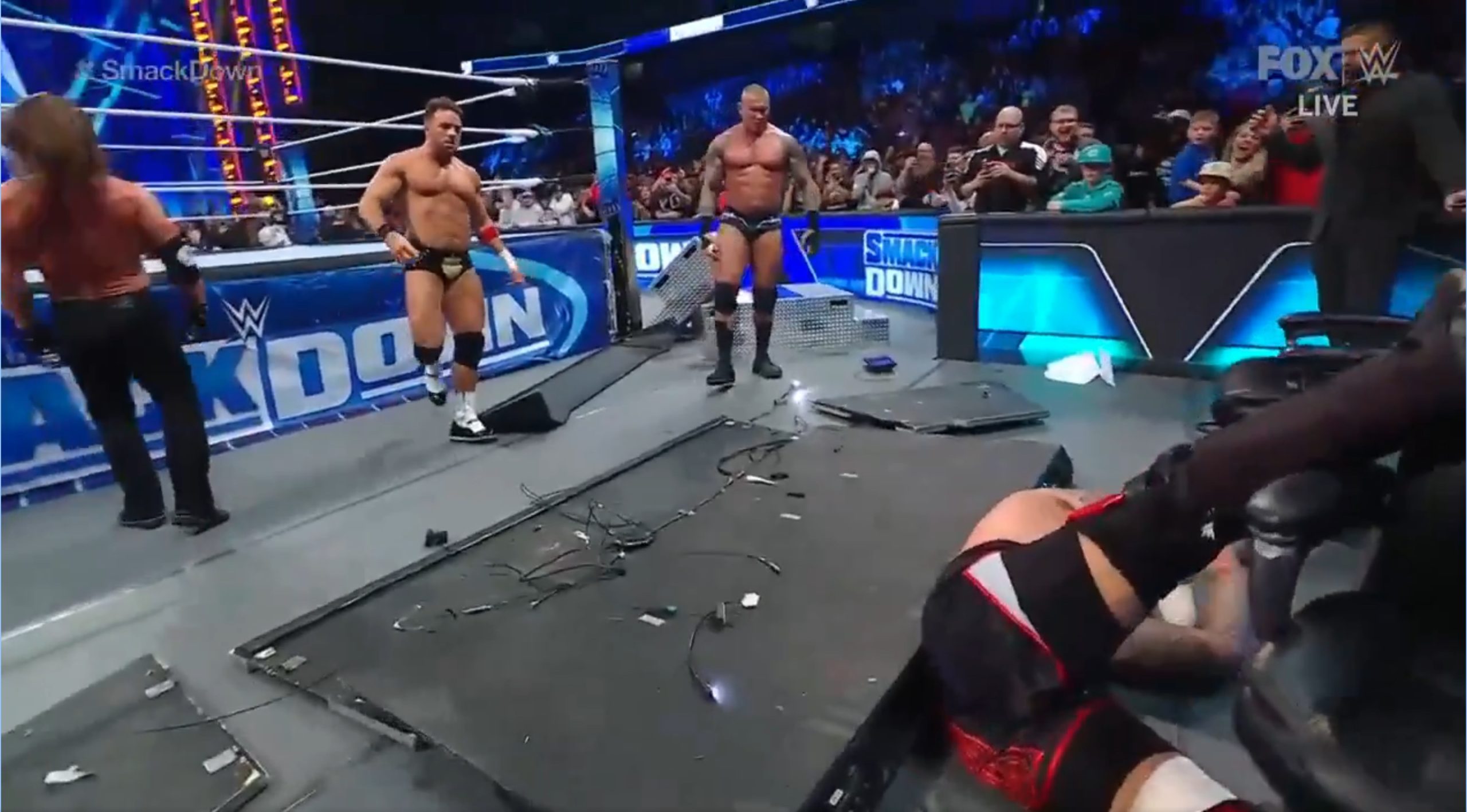 SmackDown Results: Orton/Styles/Knight Defeat Uso & Sikoa